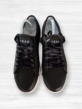 Traq by Alegria Lyriq Wooly Bully Black Velvet Lace Sneakers Smart Step Comfort